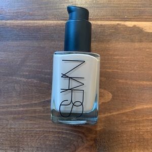 Nars sheer glow foundation